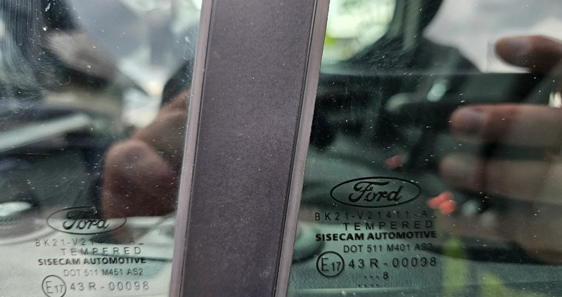 Lexus UX cena 151900 przebieg: 15000, rok produkcji 2021 z Kraków małe 529